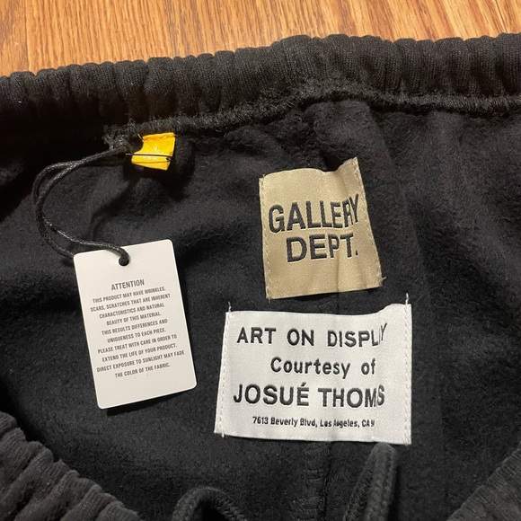 - Gallery dept sweats size large used(tag fell off) - Picture 3 of 4
